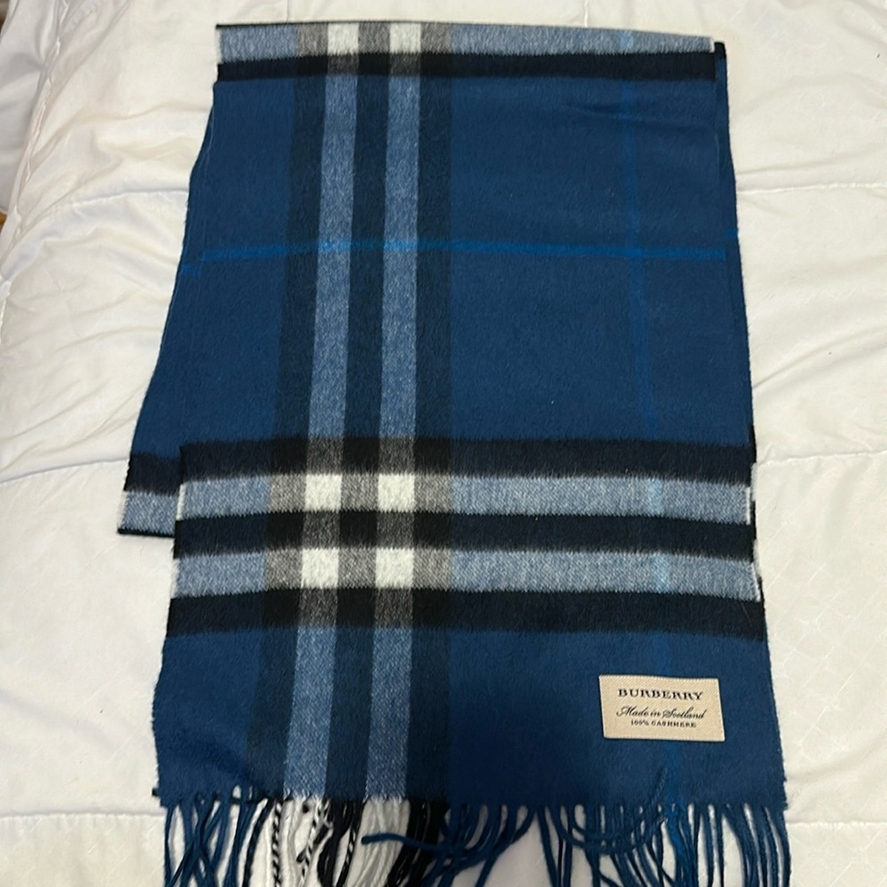 Burberry cashmere scarf